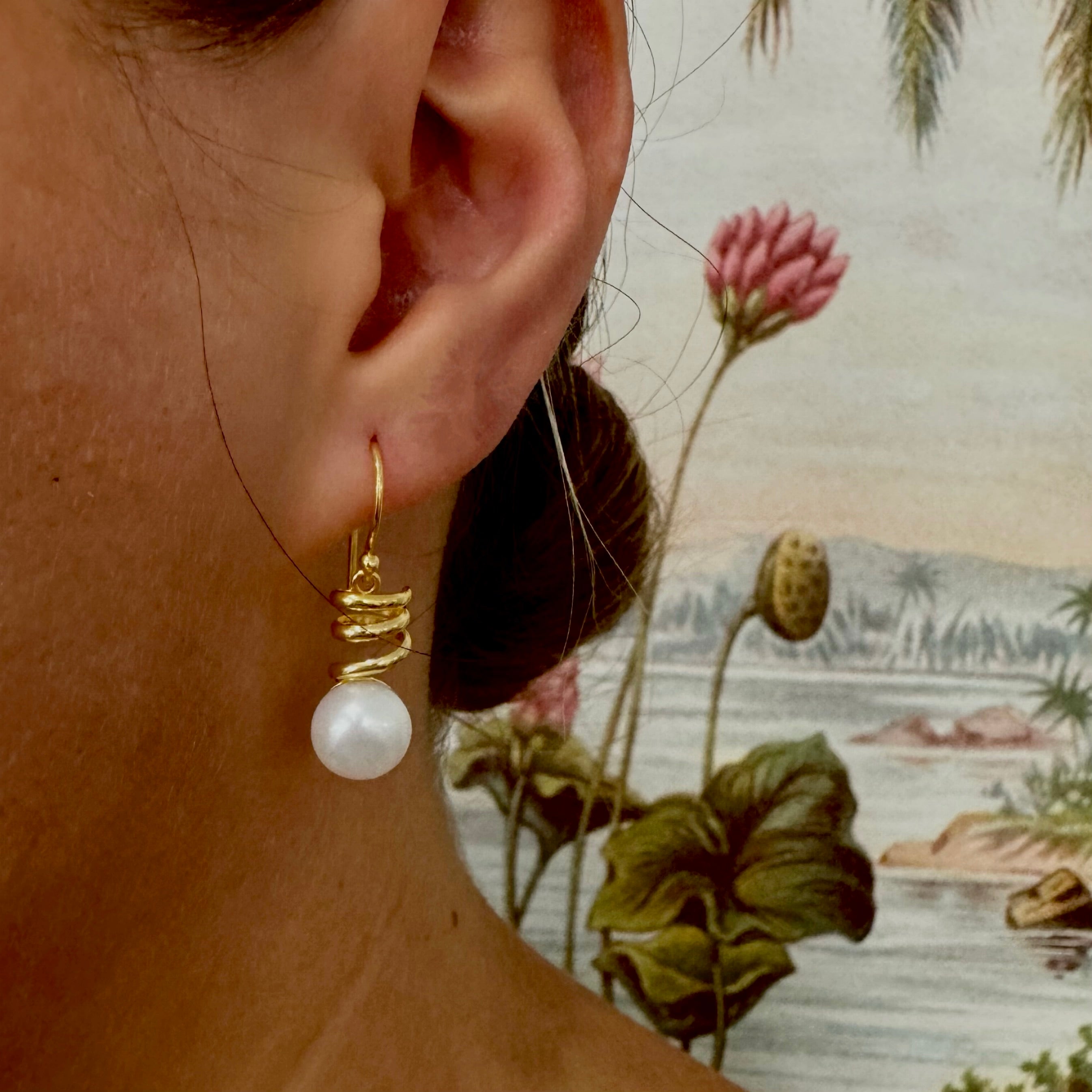 staircase reflection pearl earrings gold