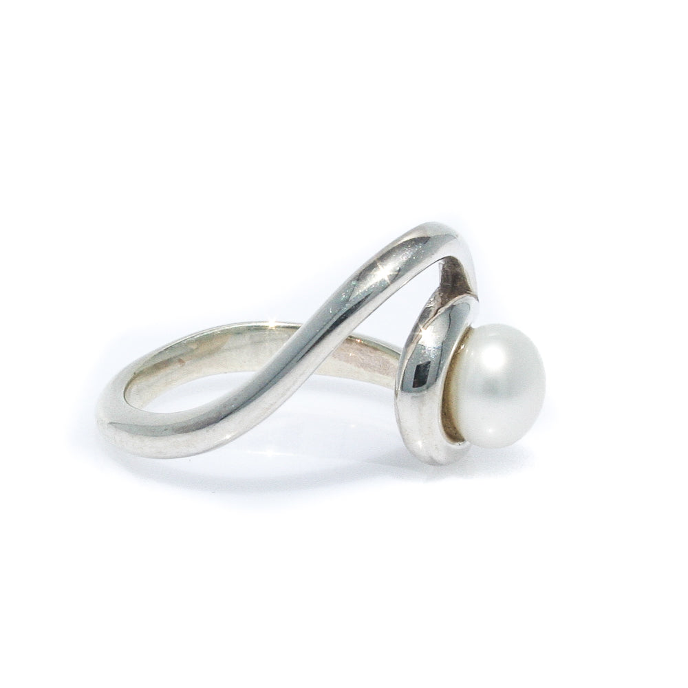 wave pearl ring
