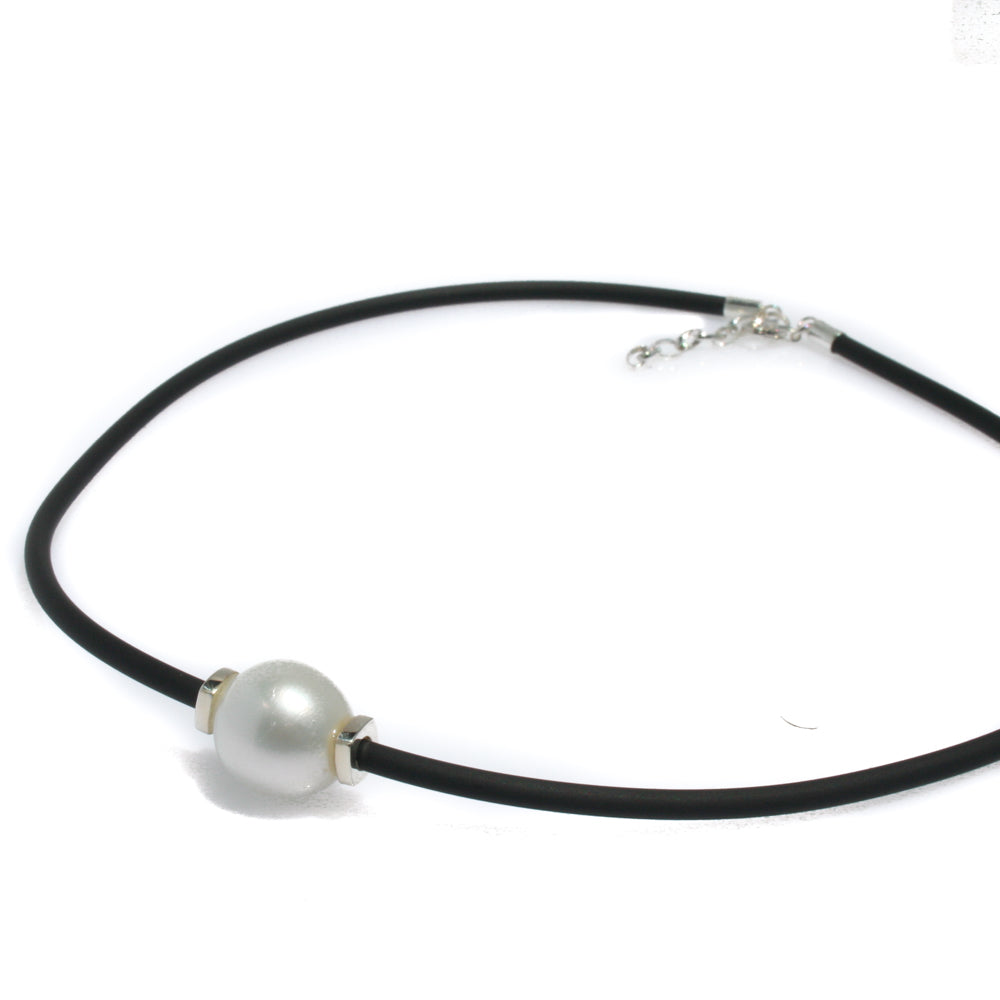White pearl choker discount necklace black string