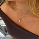 9ct white pearl pendant