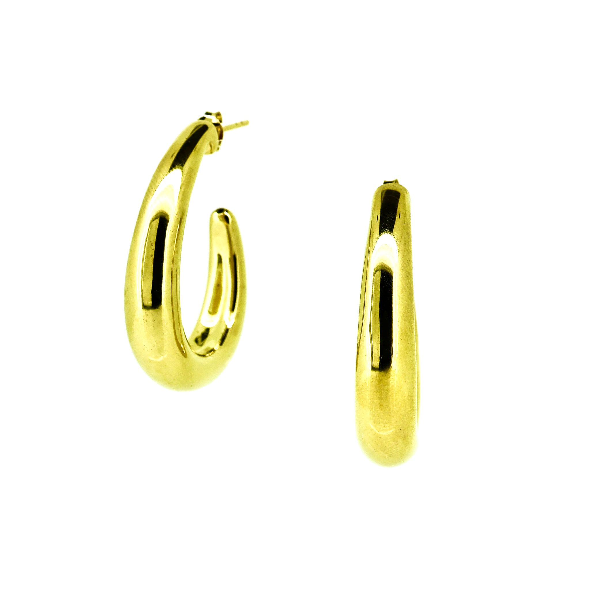 Bold loop earrings in gold
