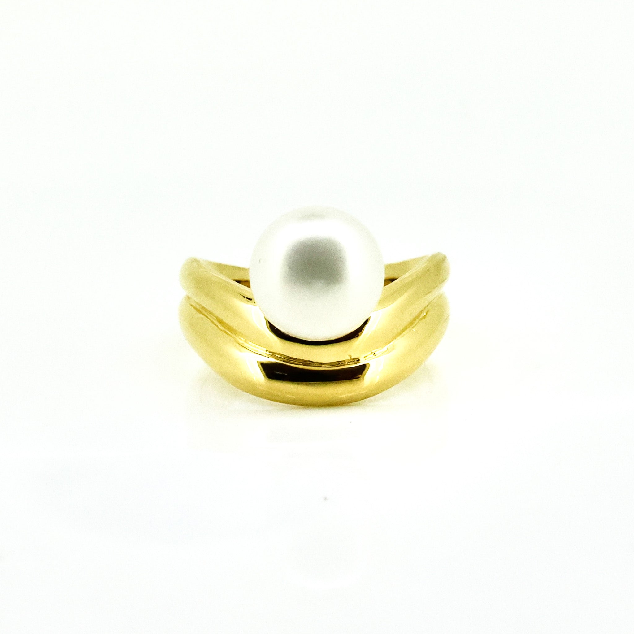 gold staircase to the moon pearl ring