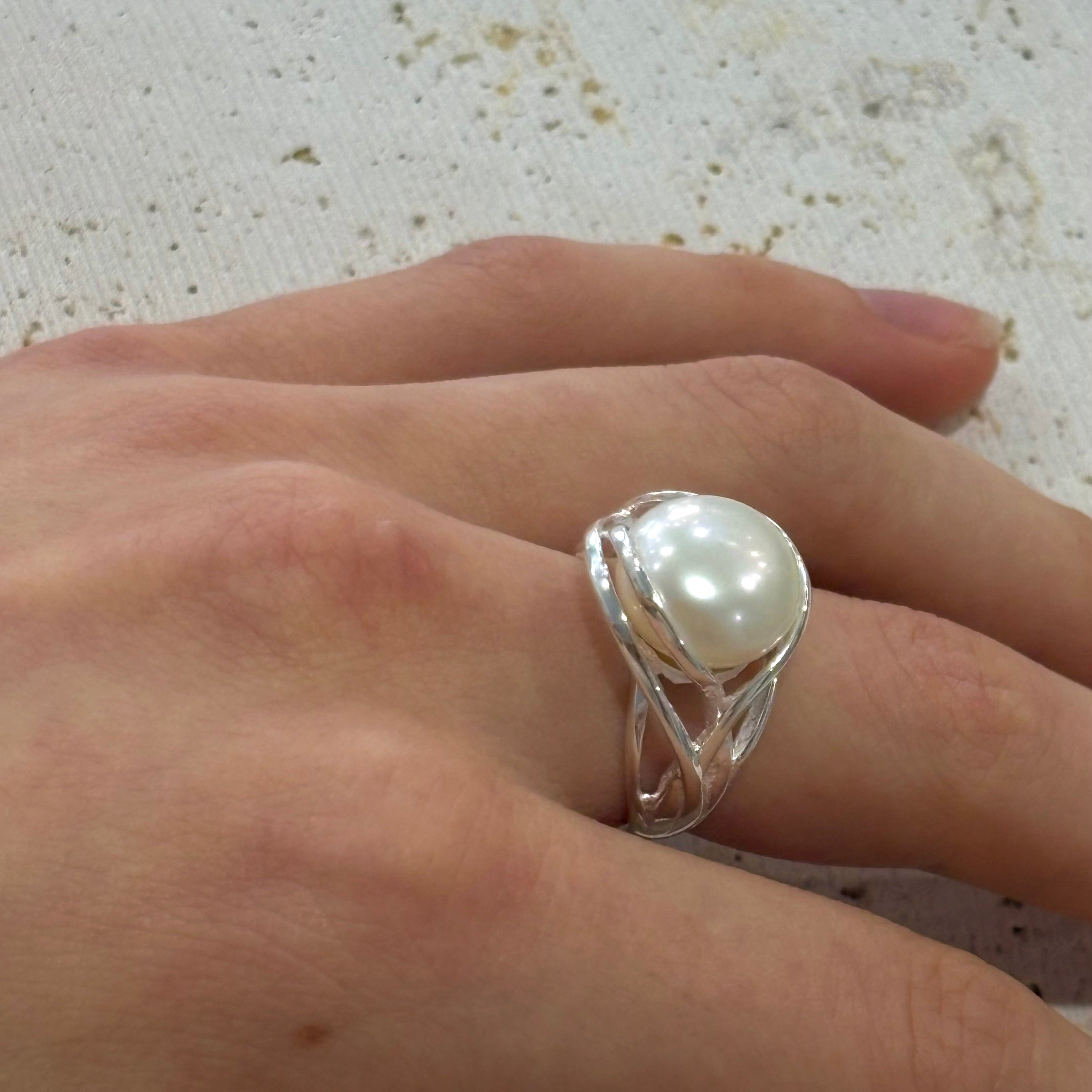 elegant pearl ring in silver