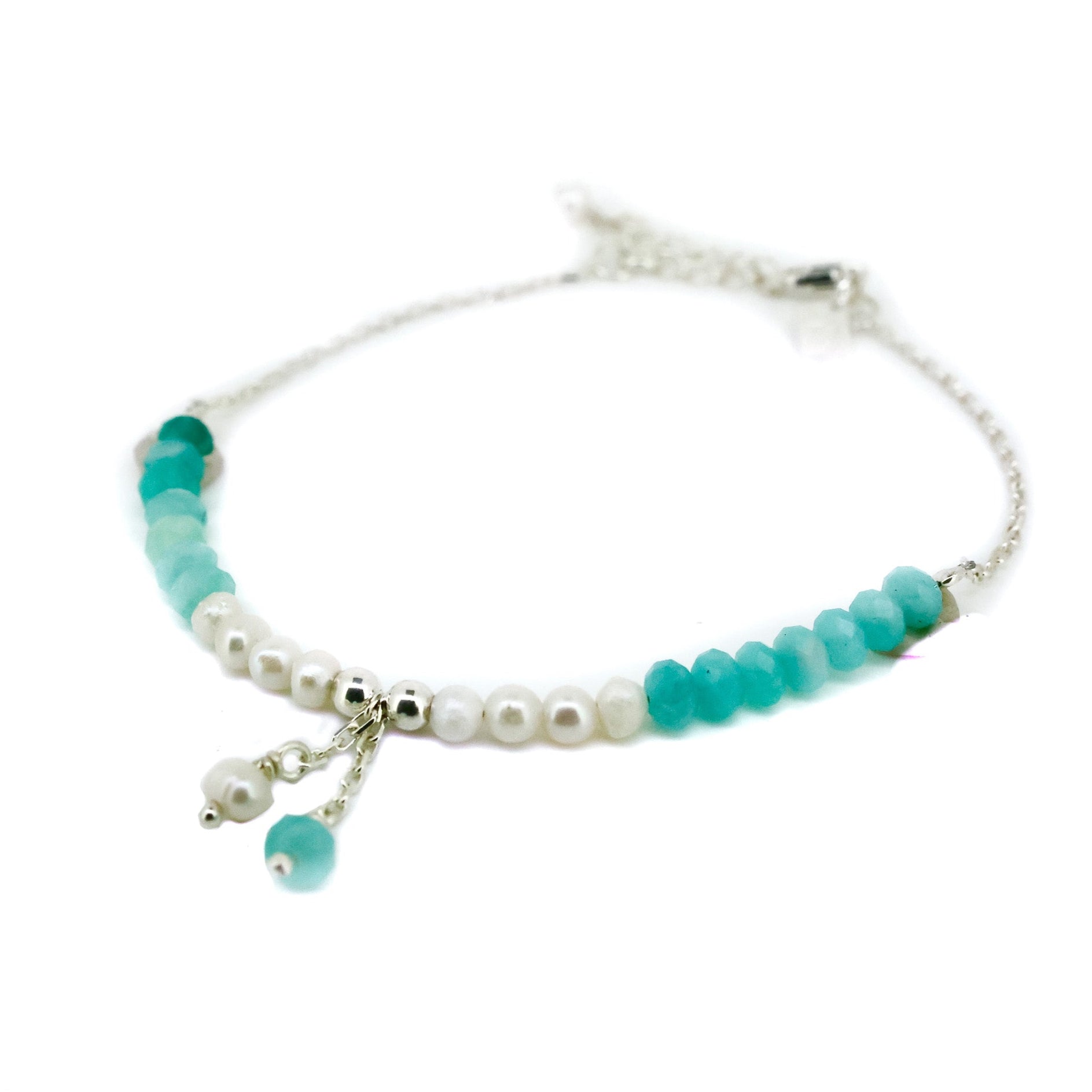 dainty silver bracelet with pearls and amazonite