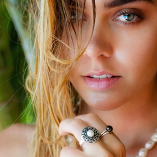 ladies pearl ring
