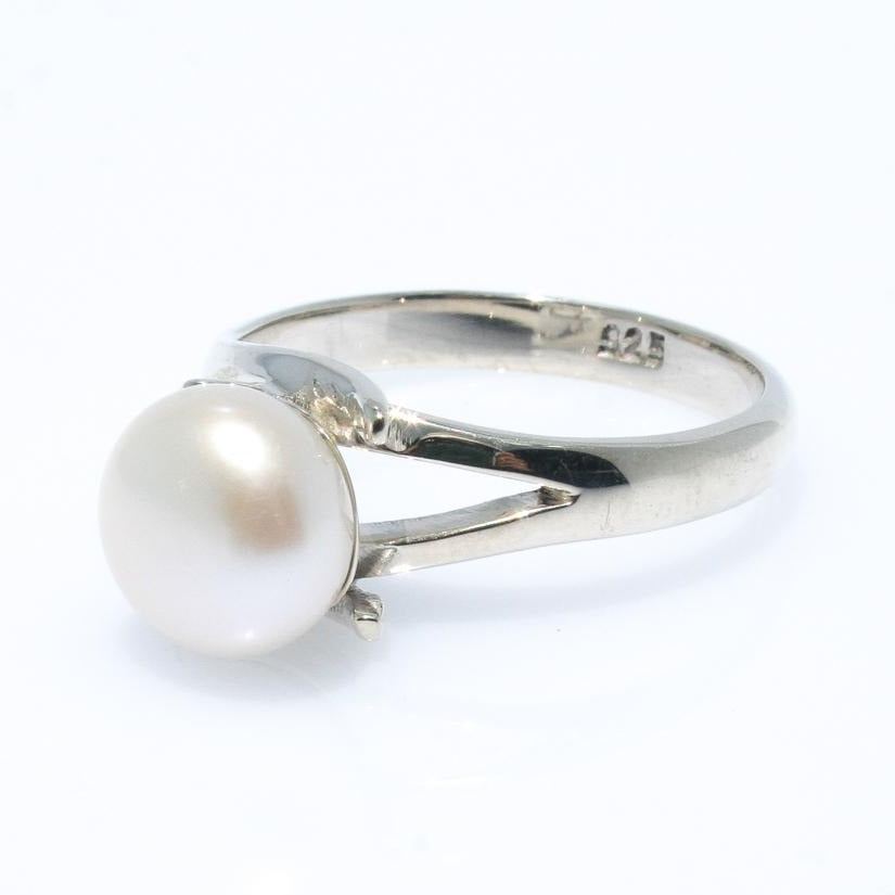 ladies pearl ring