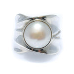 ladies pearl ring