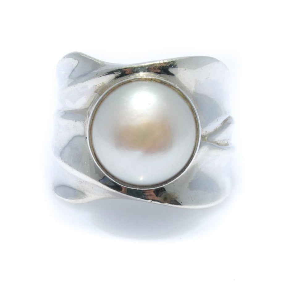 ladies pearl ring