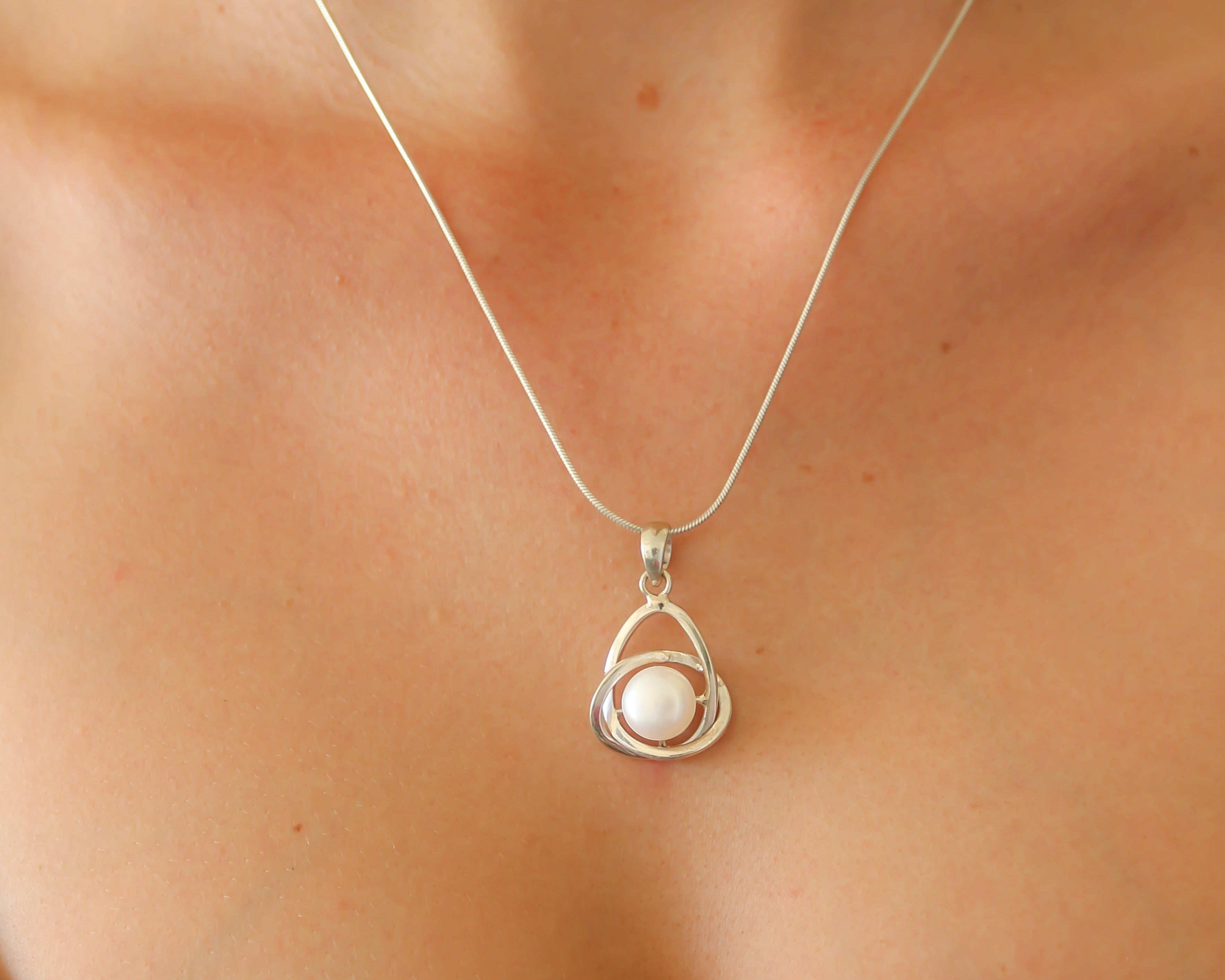 pearl pendant