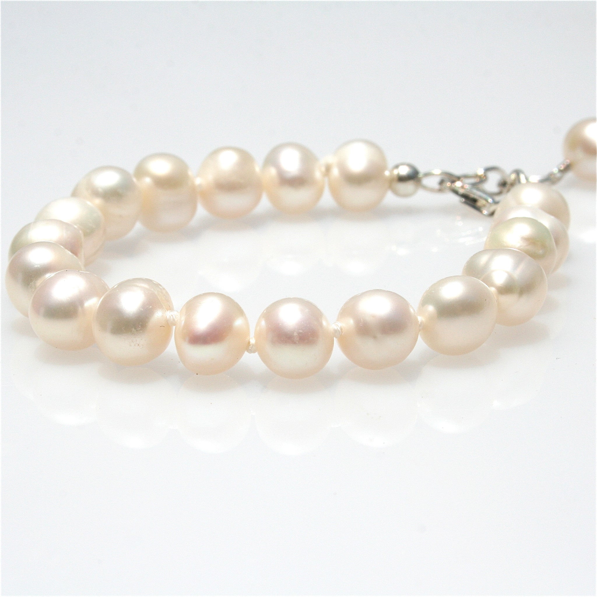 girls pearl bracelet