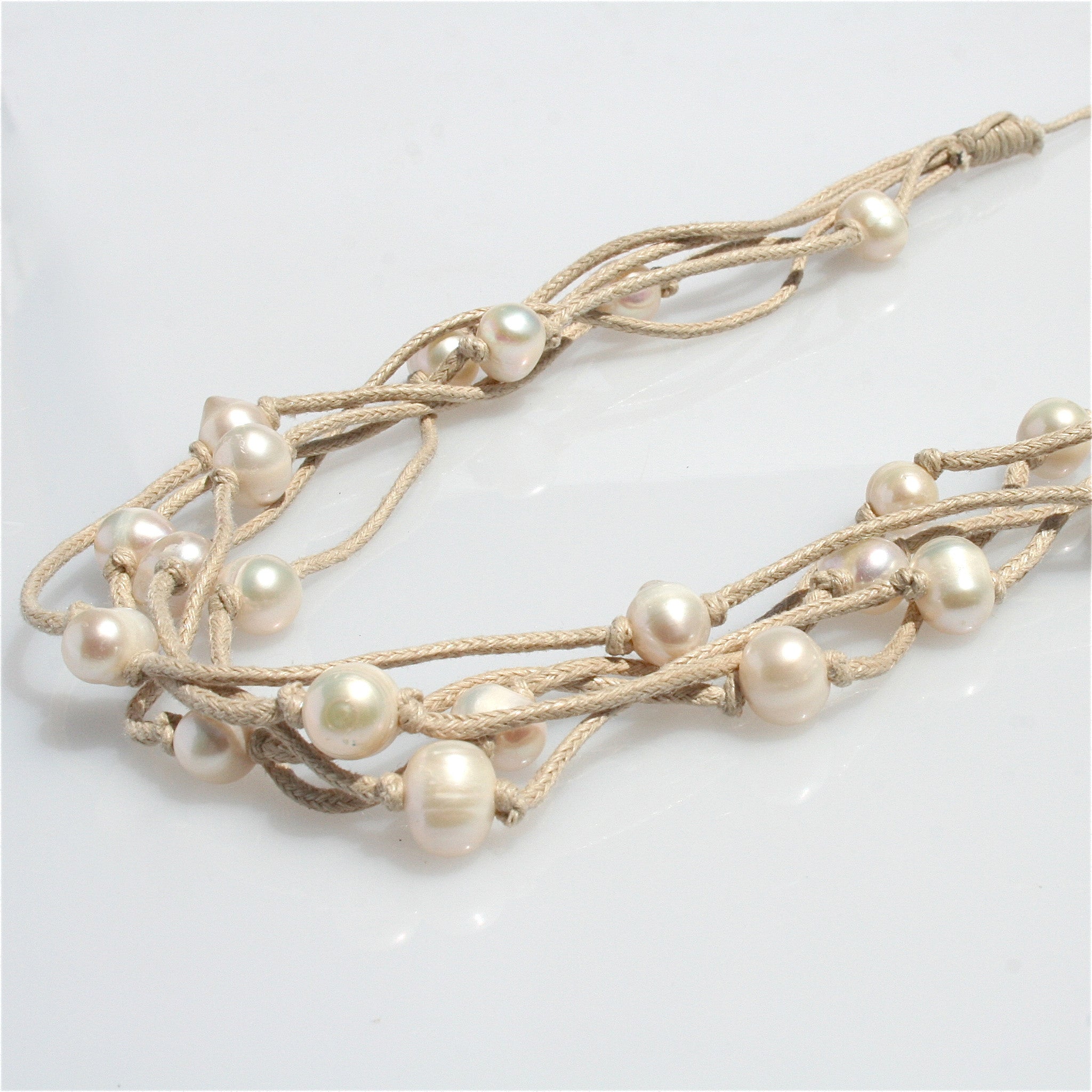necklace with pearls