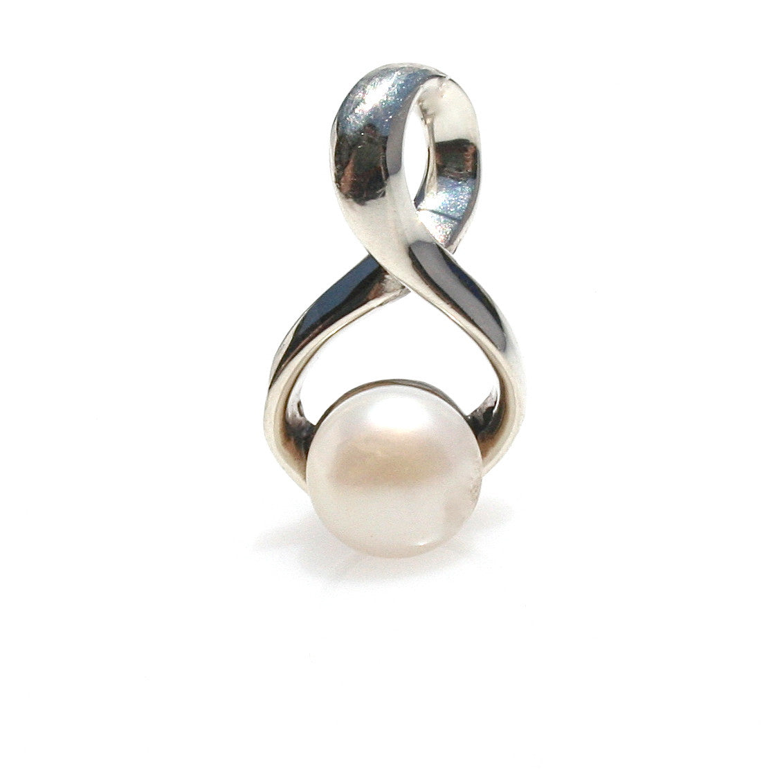 silver pearl pendant