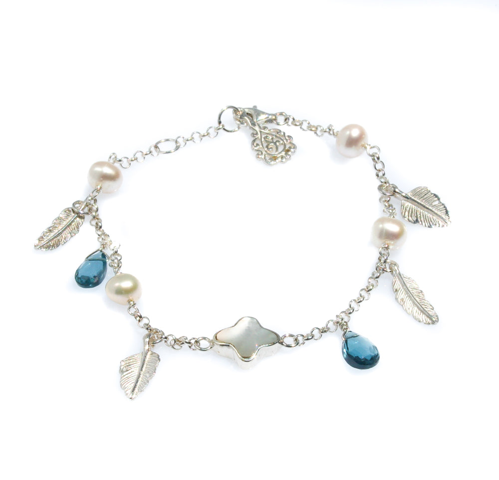 Pearl bracelet topaz