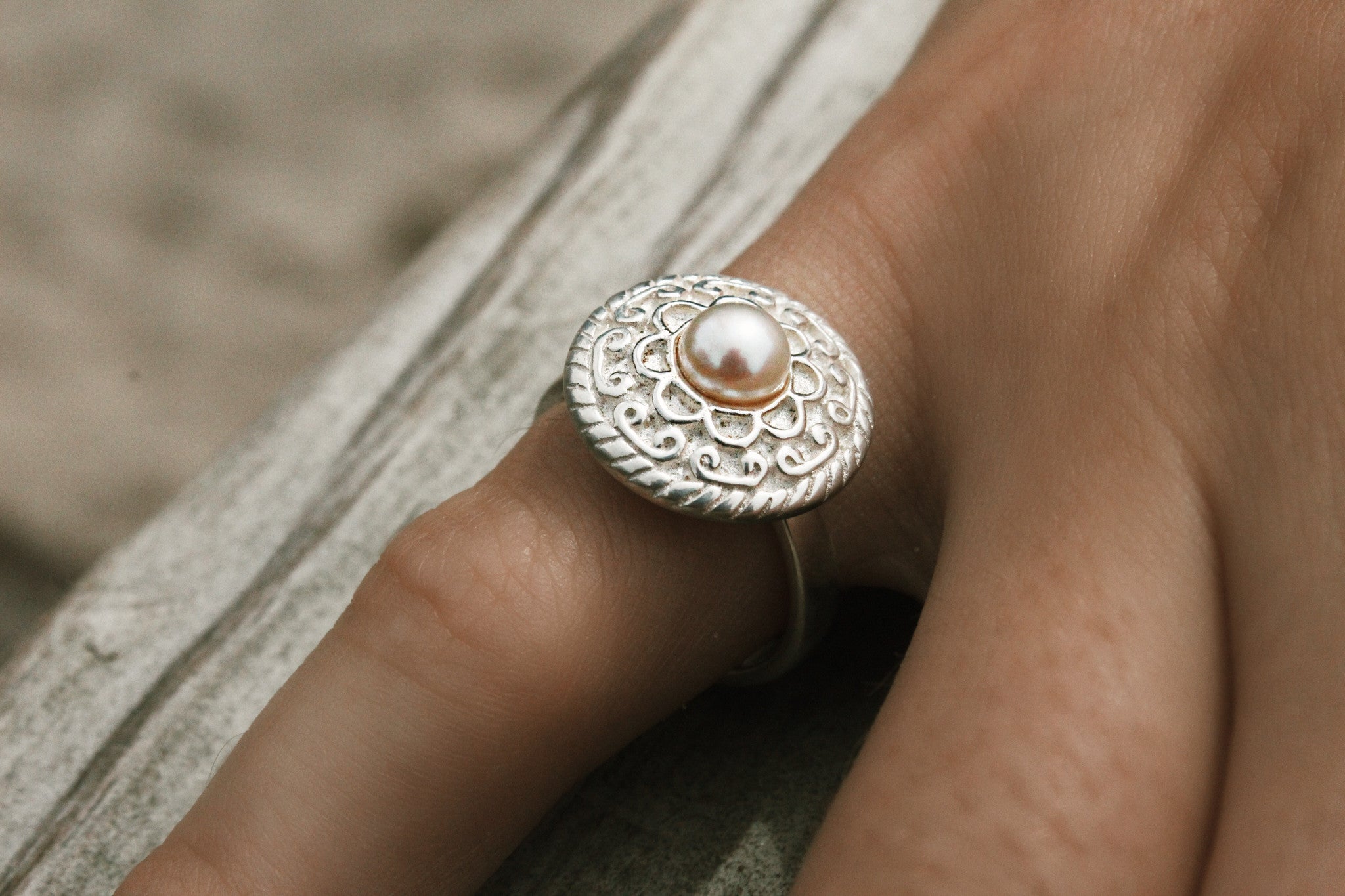 silver pearl ring