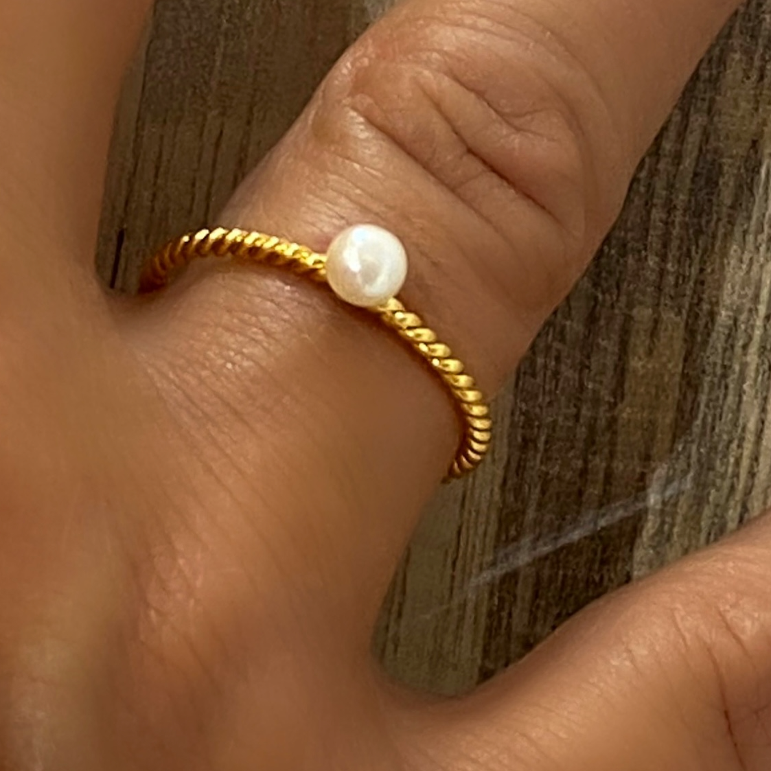 gold twist pearl ring