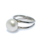 ladies pearl ring