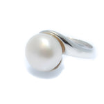 ladies pearl ring