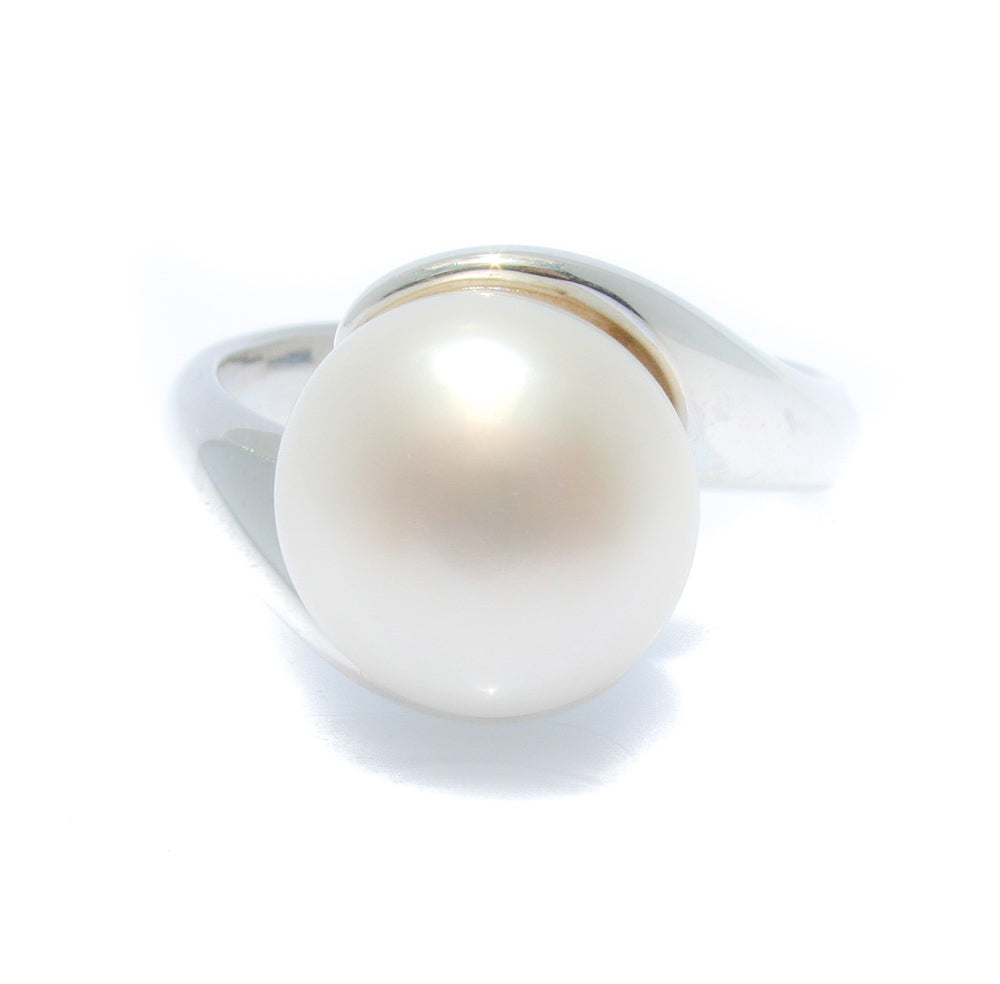 ladies pearl ring