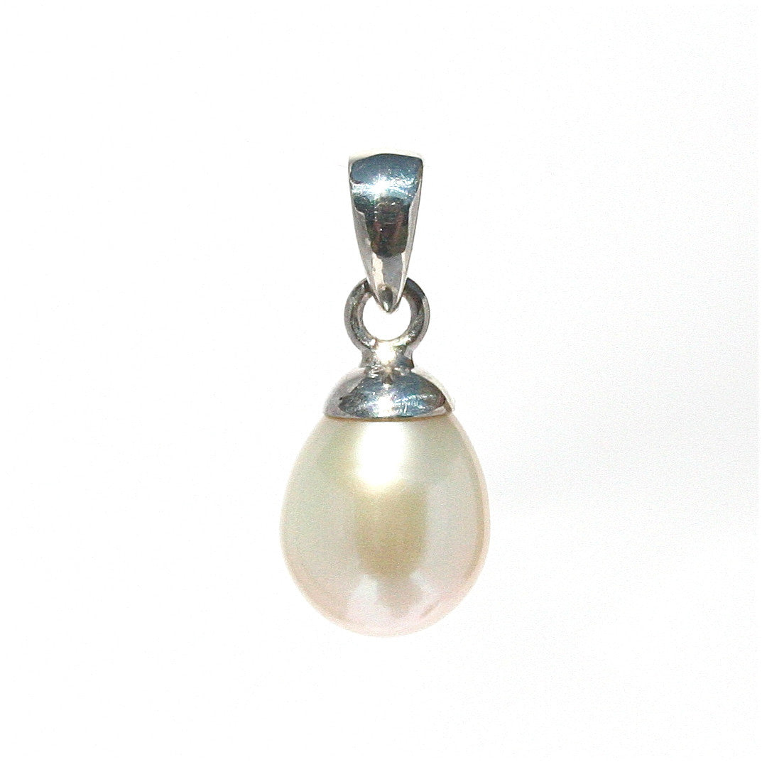 white pearl pendant