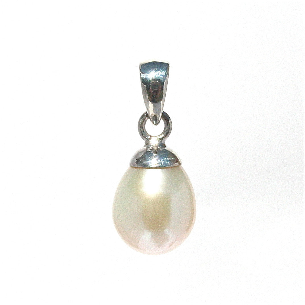 white pearl pendant