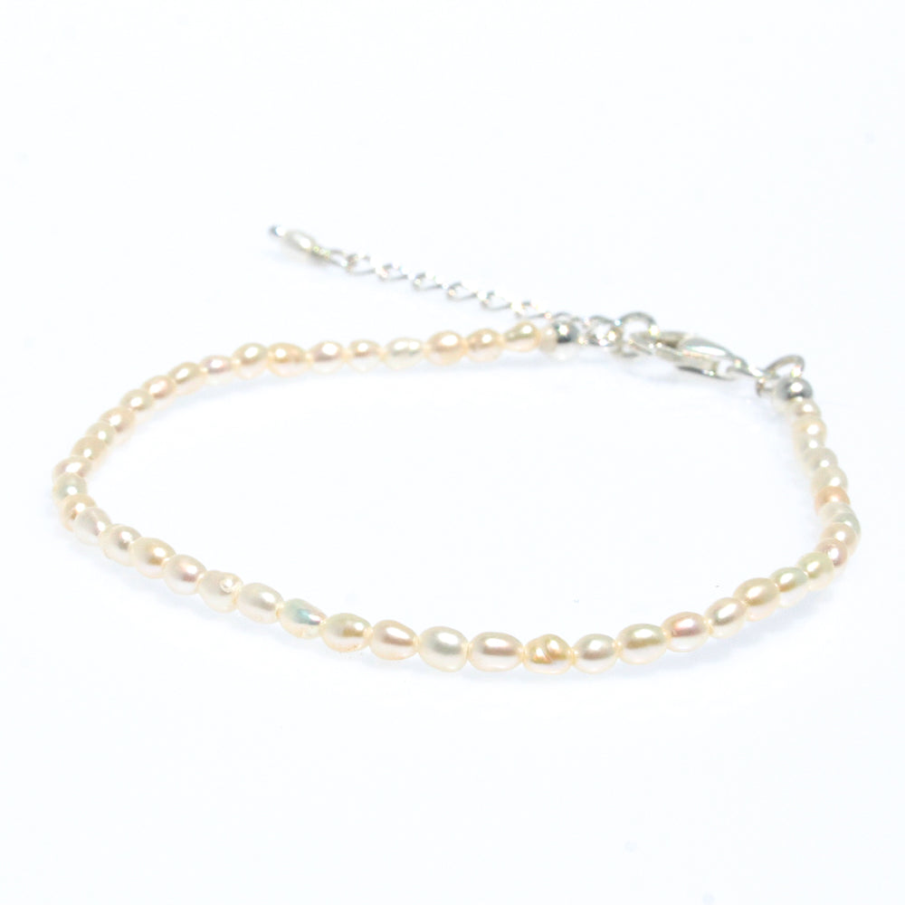 dainty pearl bracelet