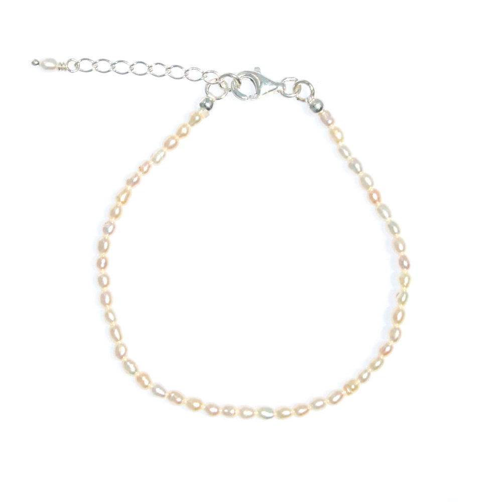 dainty pearl bracelet