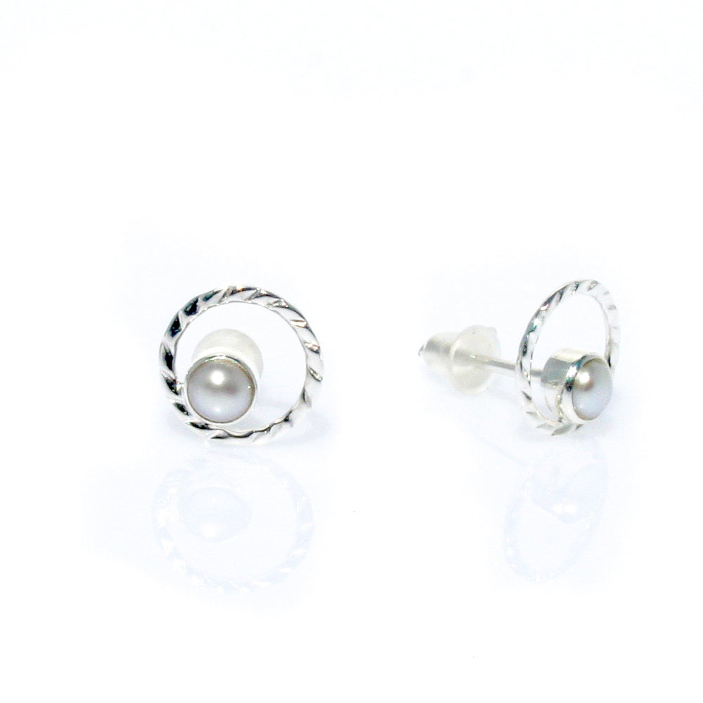 ladies pearl studs